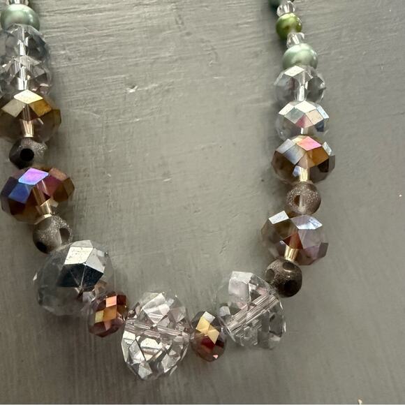 Beautiful Beaded Necklace - Picture 3 of 7